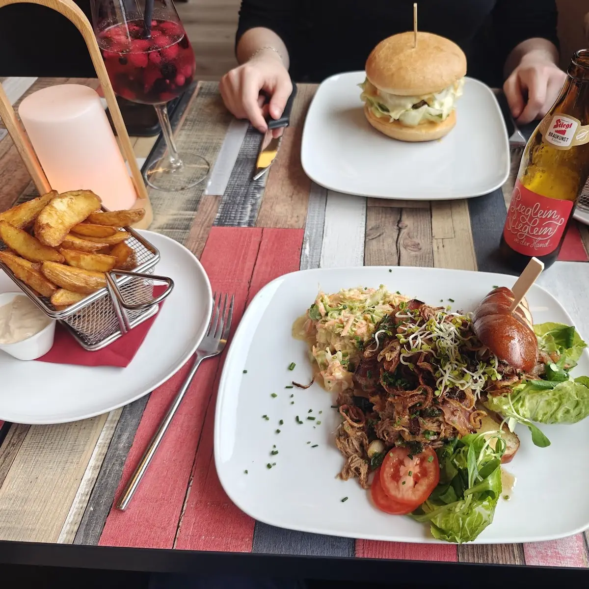 Pulled Pork Burger Mit Kartoffelecken