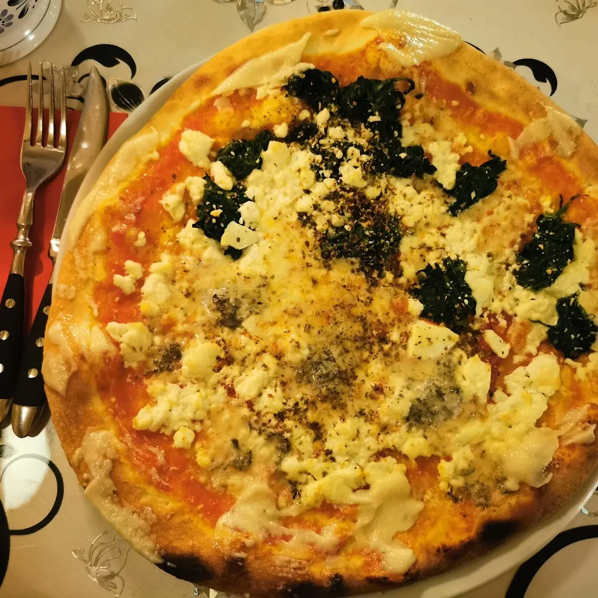 Pizza Cavalliere Quattro Formaggi Halb Halb