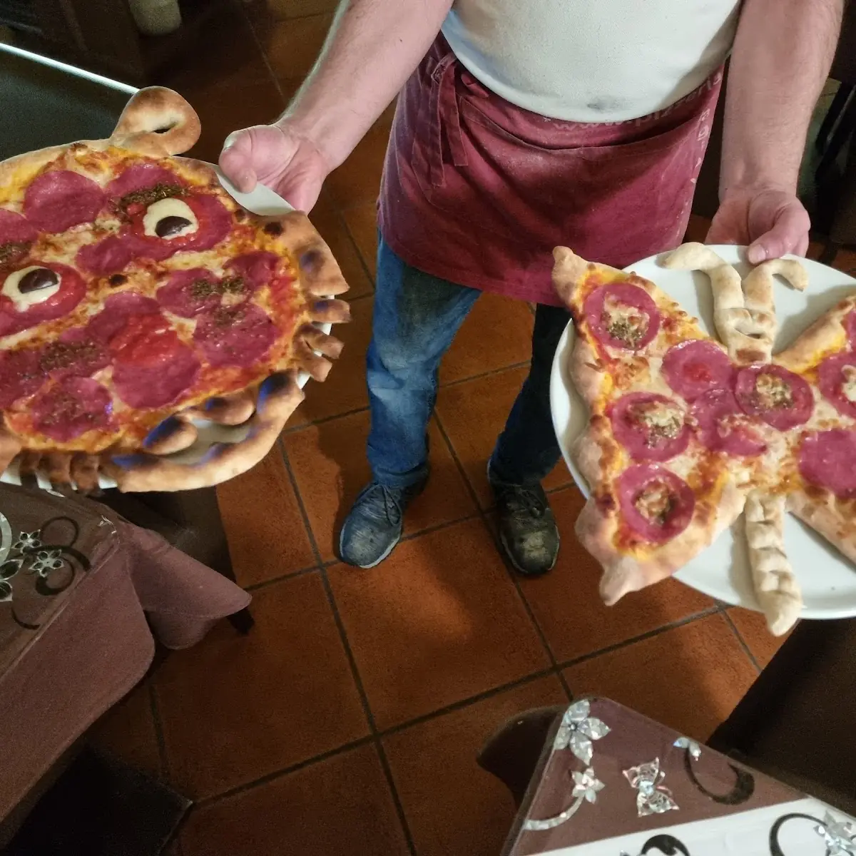 Salami Pizza