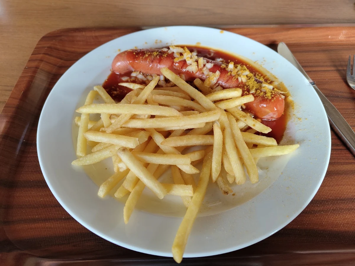 Currywurst Mit Pommes Frites