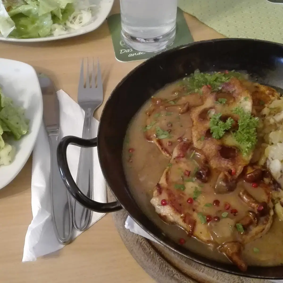 Schweinemedaillons Mit Serviettenknödel Und Pilzsauce