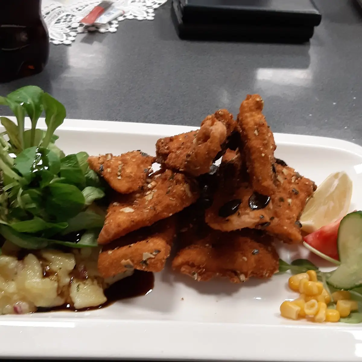 Steirischer Backhendel Salat
