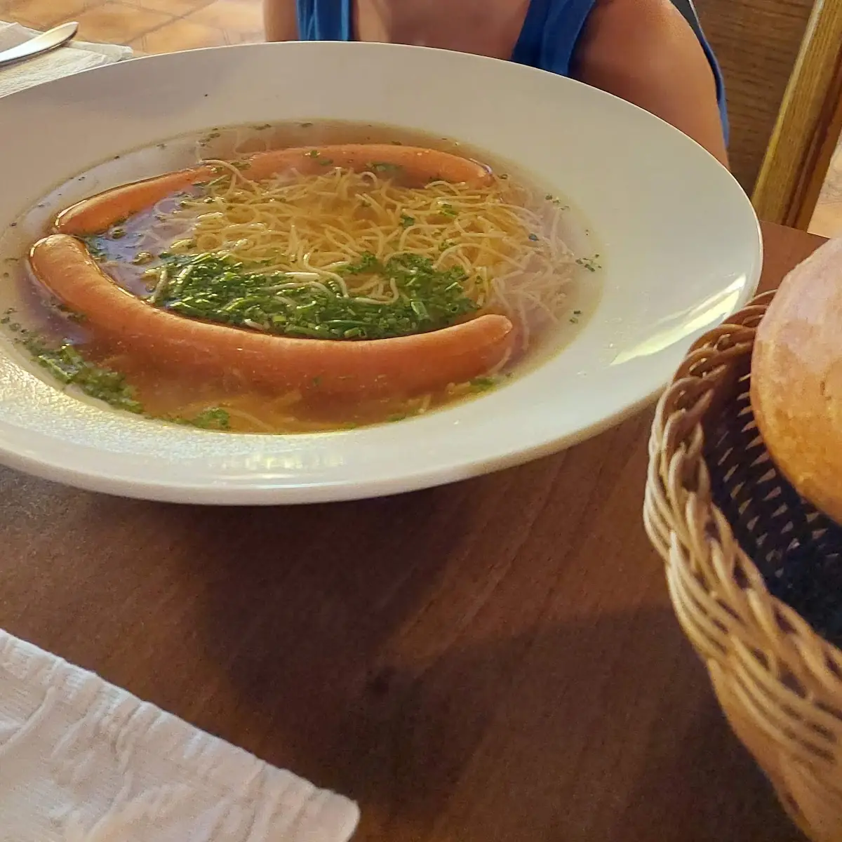 Nudelsuppe Mit Wurst