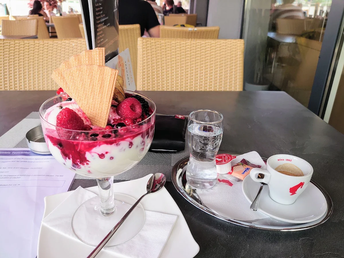 Joghurt Eisbecher
