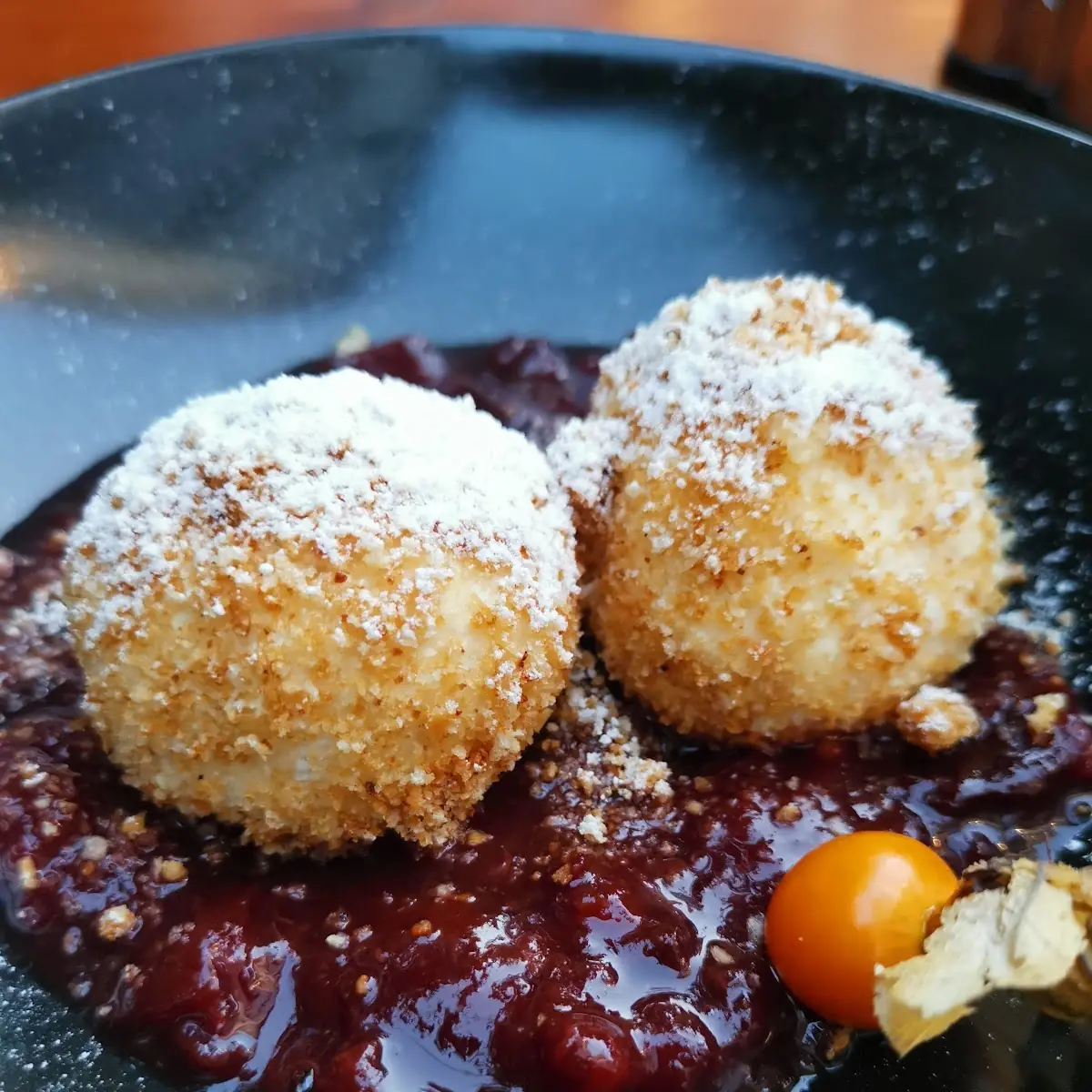 Flaumige Hausgemachte Heidelbeer-topfenknödel
