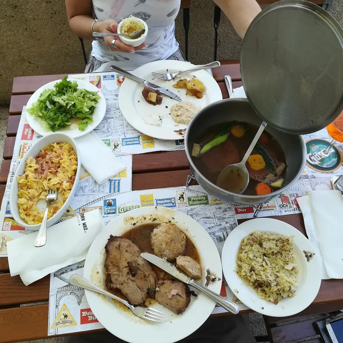 Tafelspitz Und Schweinsbraten Mit Knödel