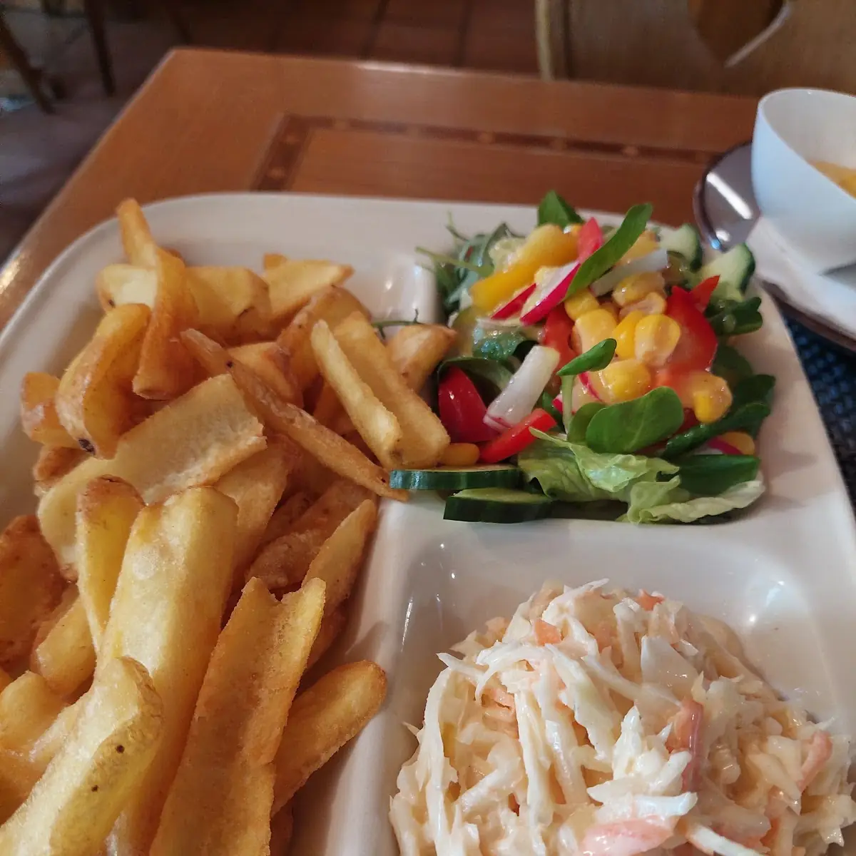 Pommes Und Salat