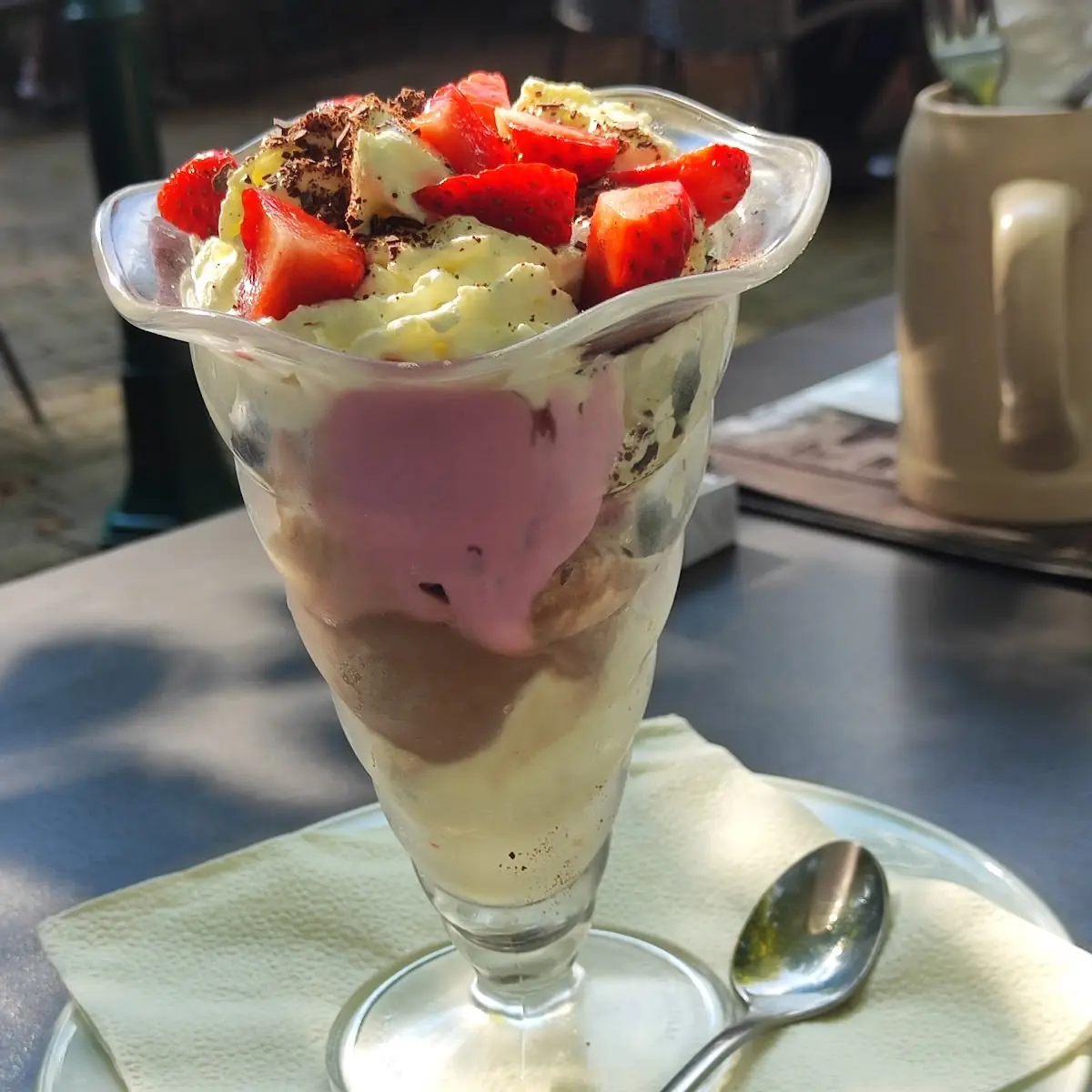 Gemischtes Eis Mit Sahne
