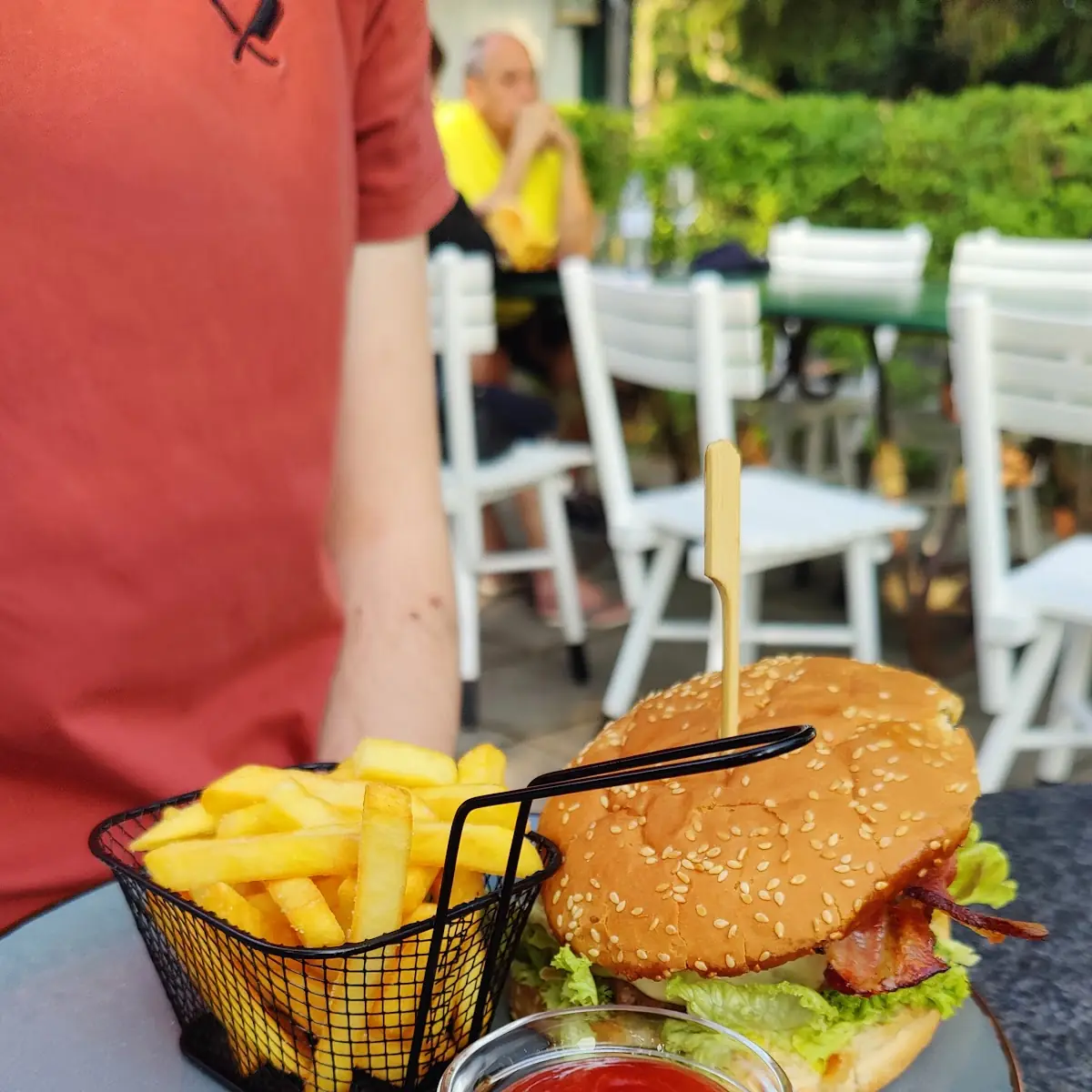 Purzl-burger Mit Pommes