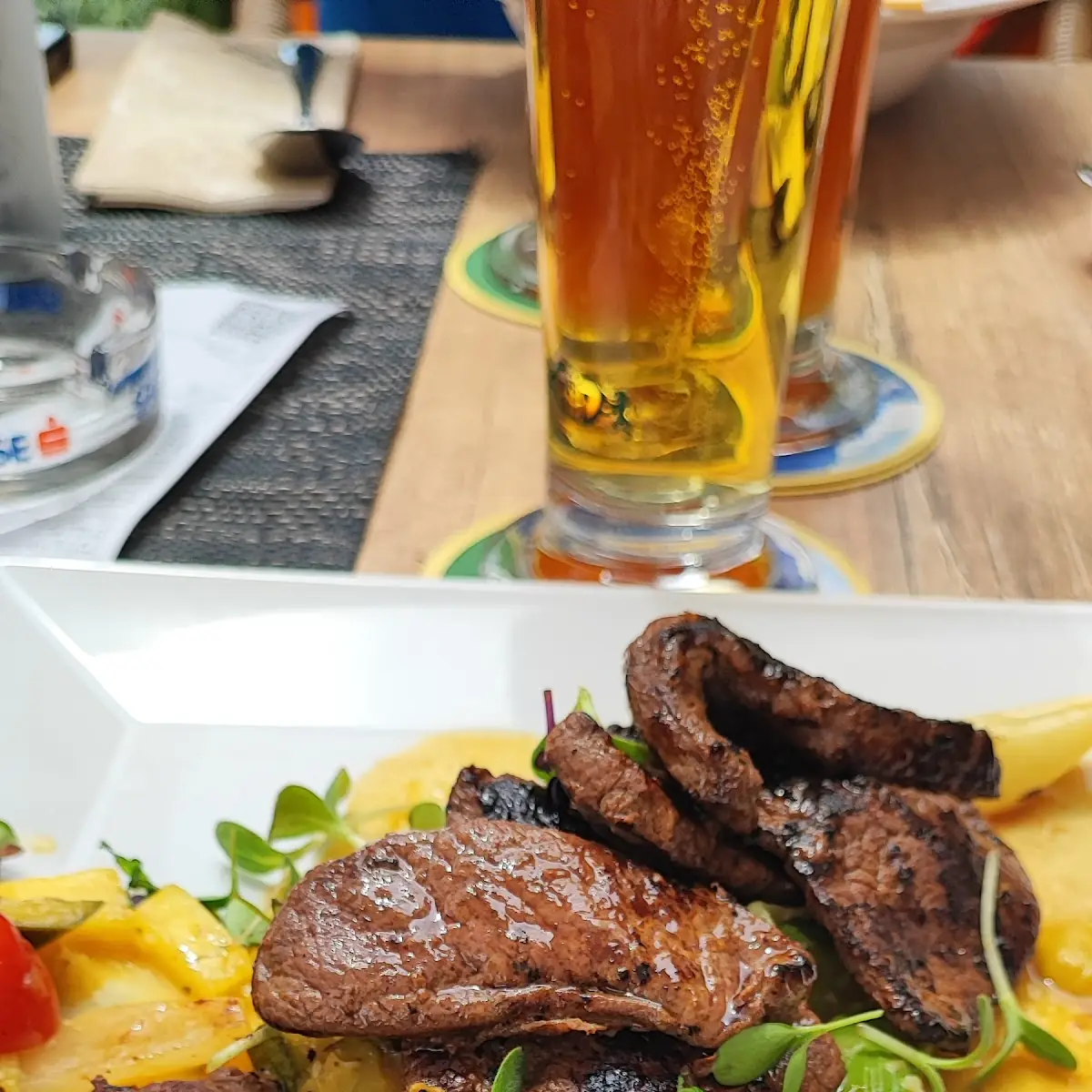 Hirschfiletstreifen Asiatisch Auf Salat Süss-sauer Hervorragend