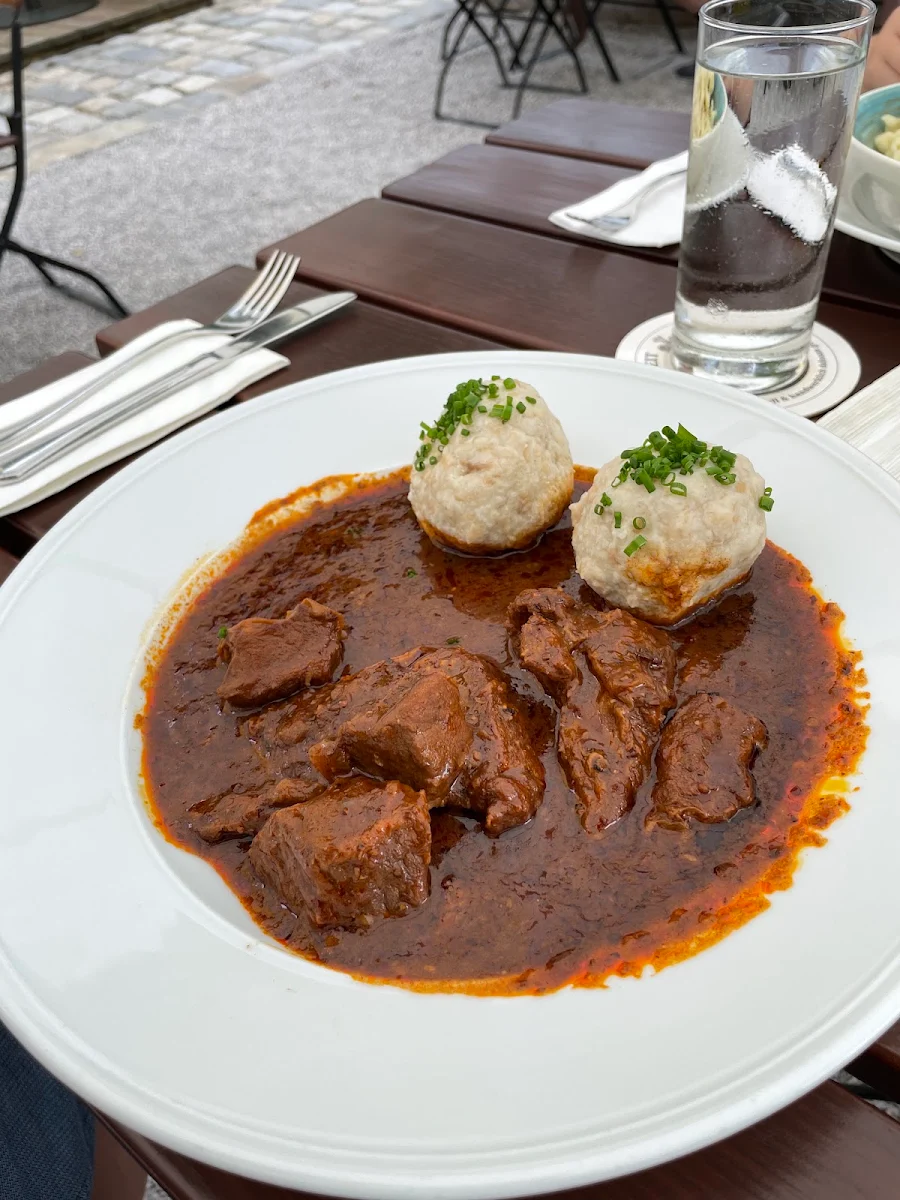 Biogulasch Vom Rind Mit Semmelknödeln