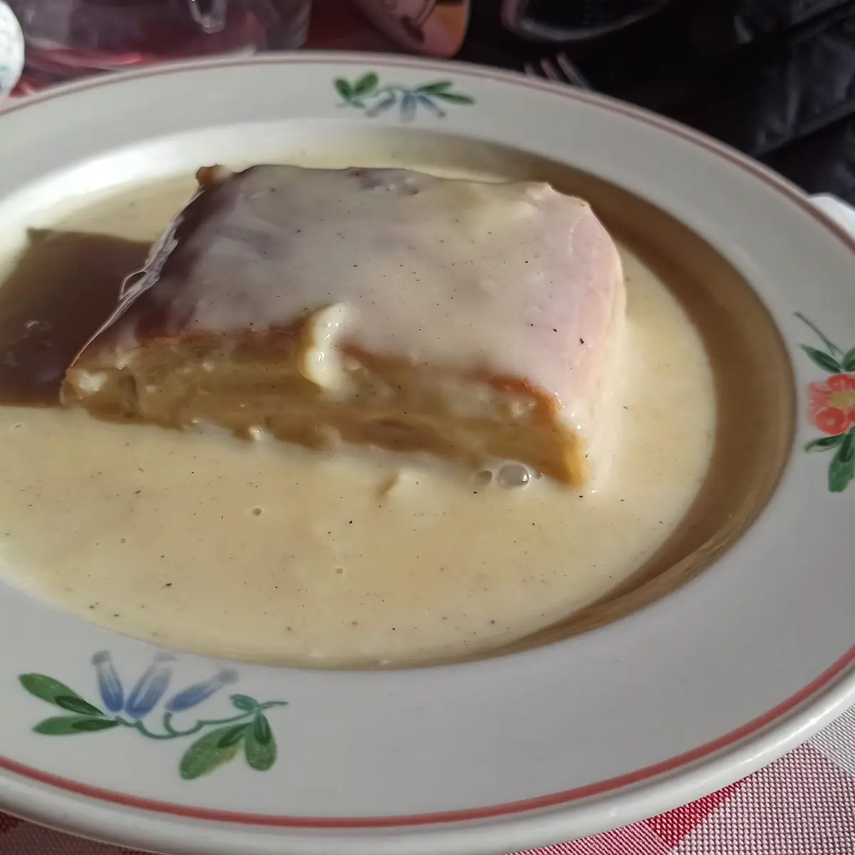Warmer Topfenstrudel Mit Vanillesauce