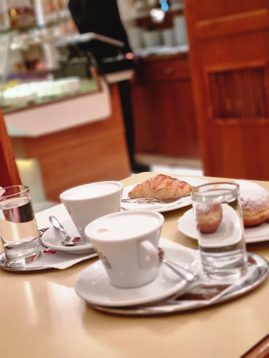 Krapfen Cappuccino