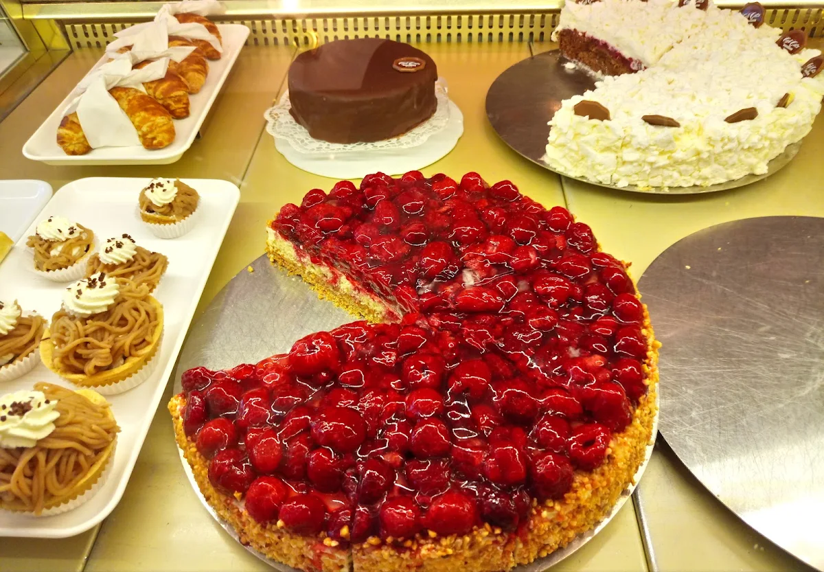 Raspberry Cake