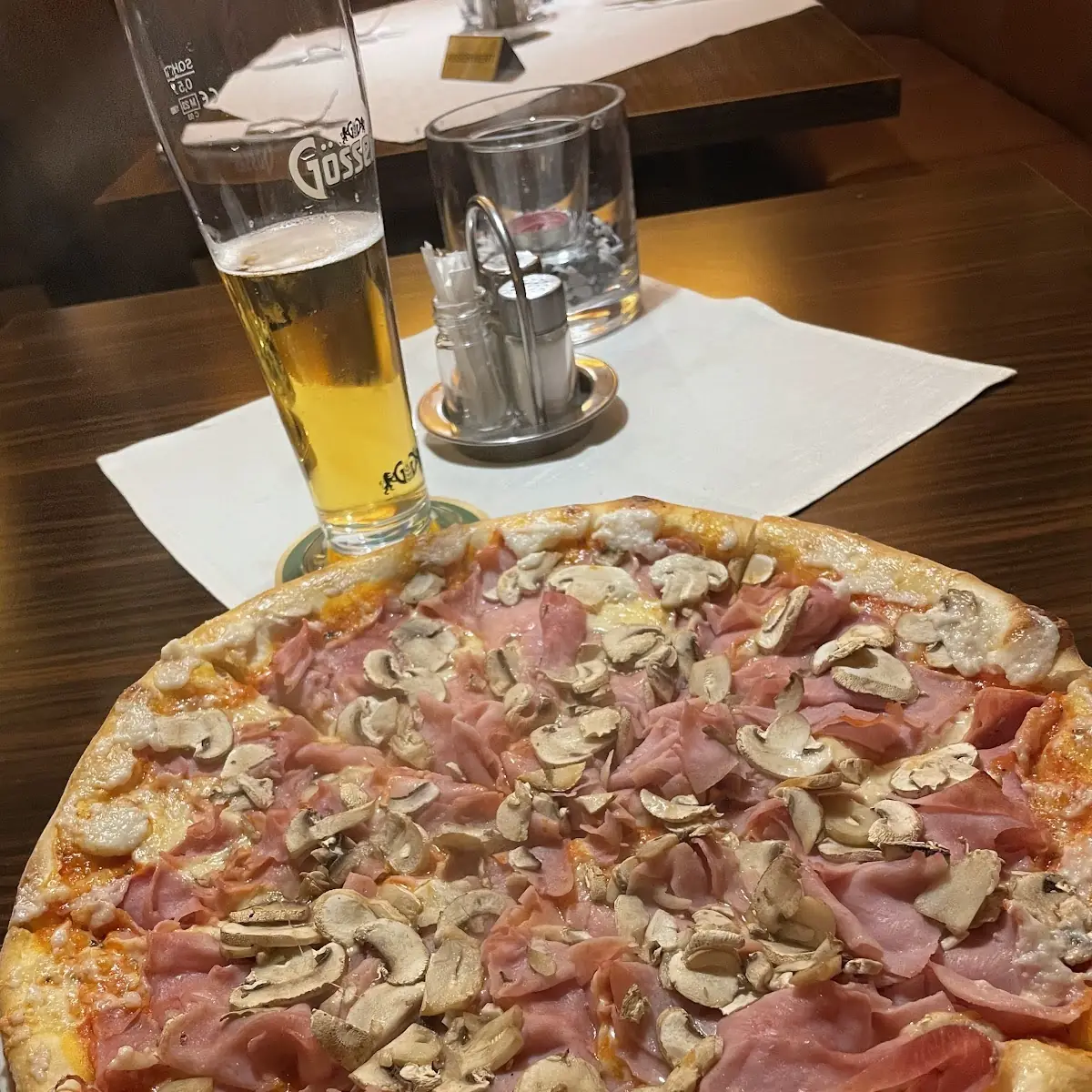 Pizza Schinken Pilze
