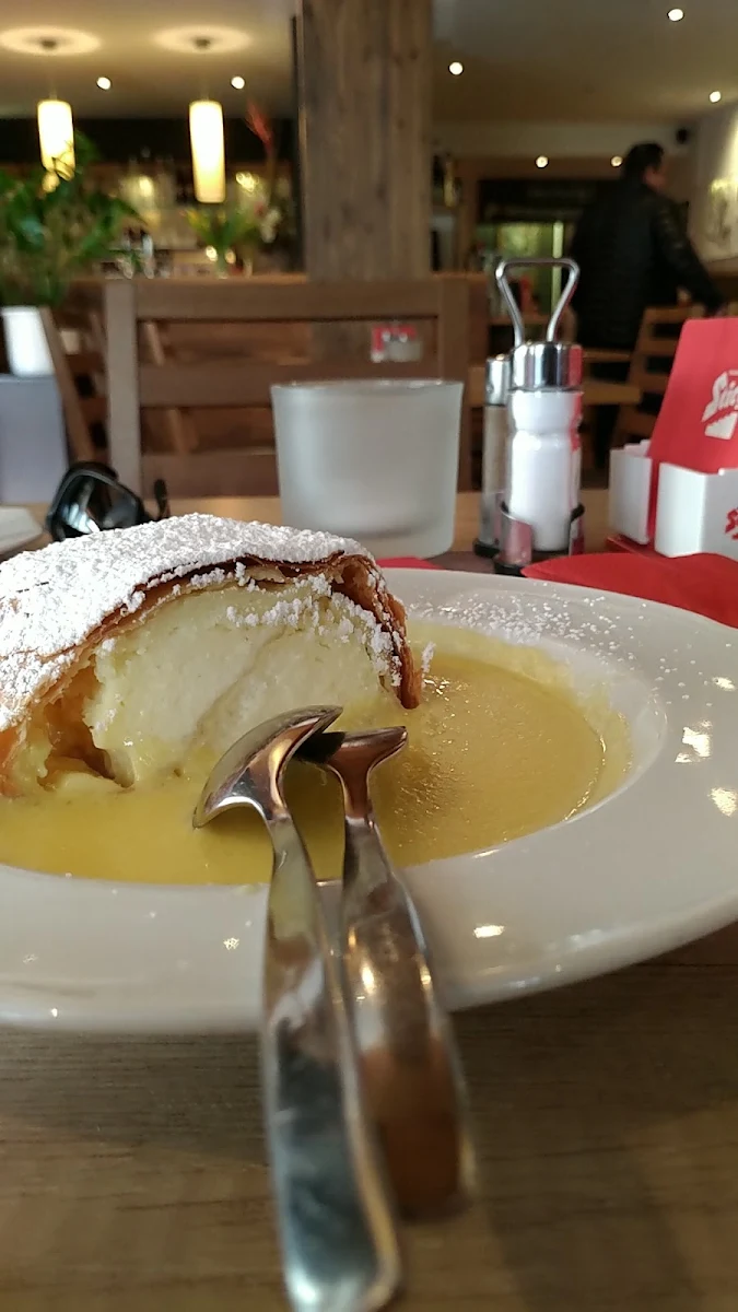 Topfen Strudel