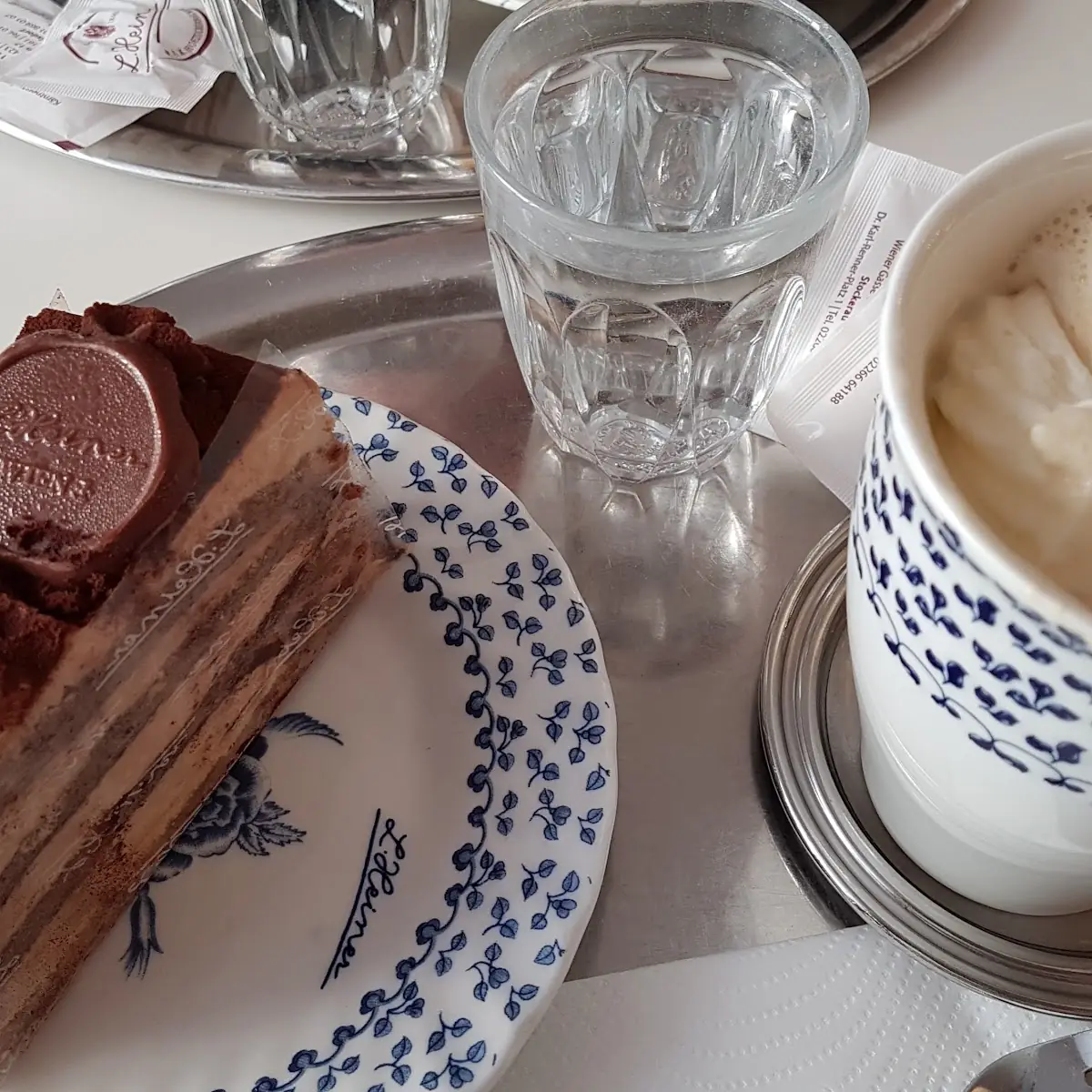 Cappuccino Mit Haustorte