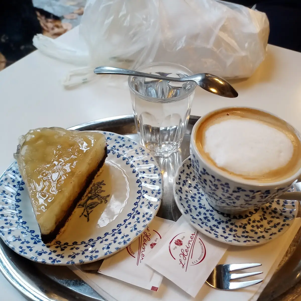 Mohntorte Und Melange