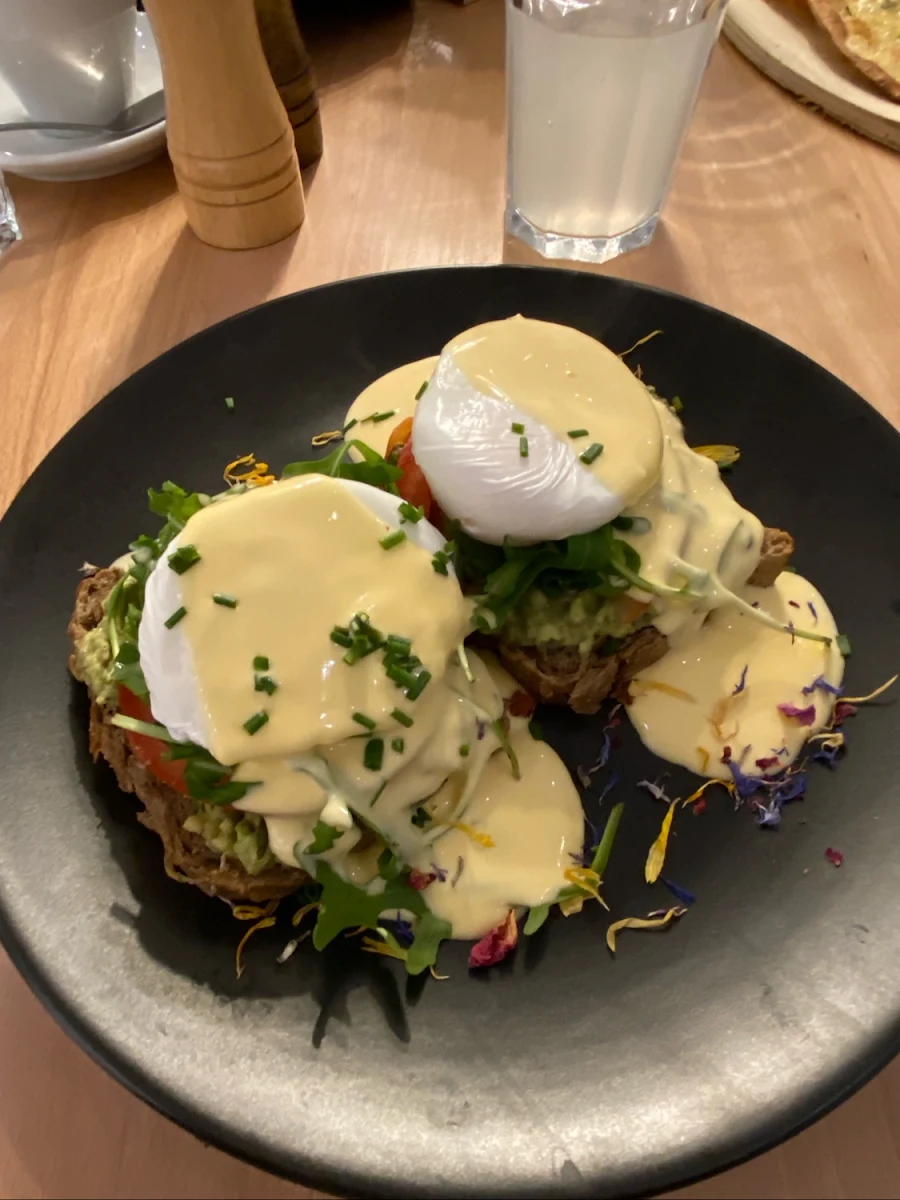 Eggs Benedict