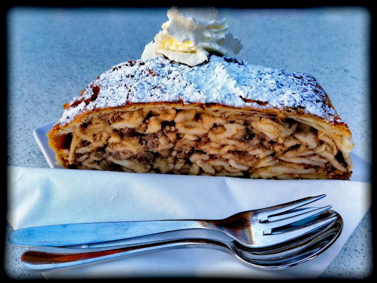 Apfelstrudel