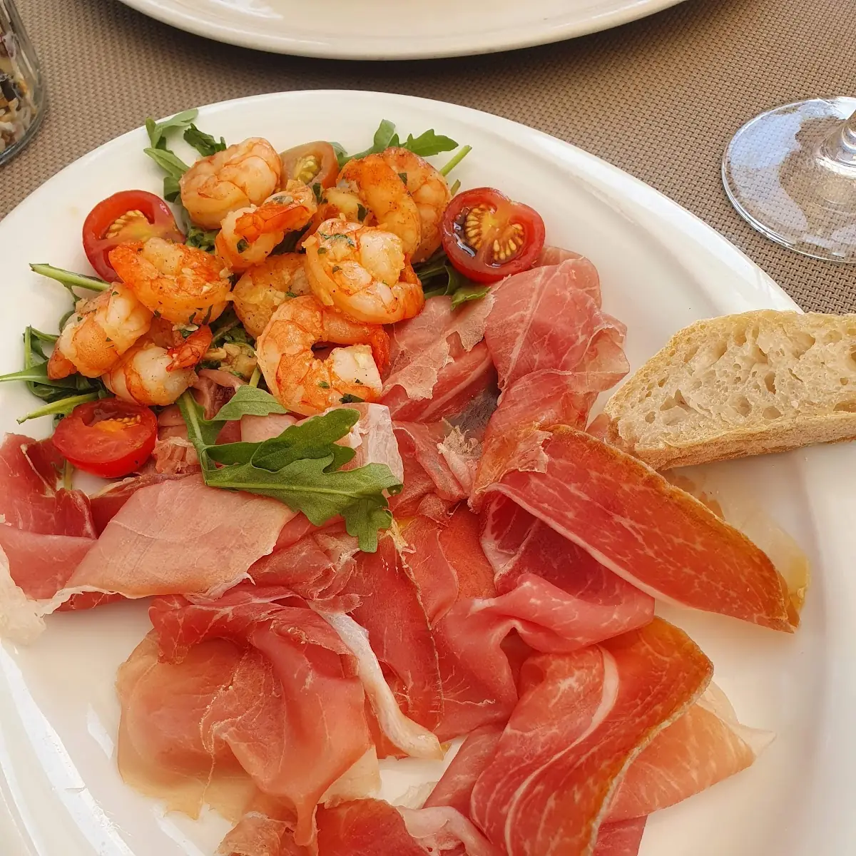 Prosciutto Mit Warmen Garnelen