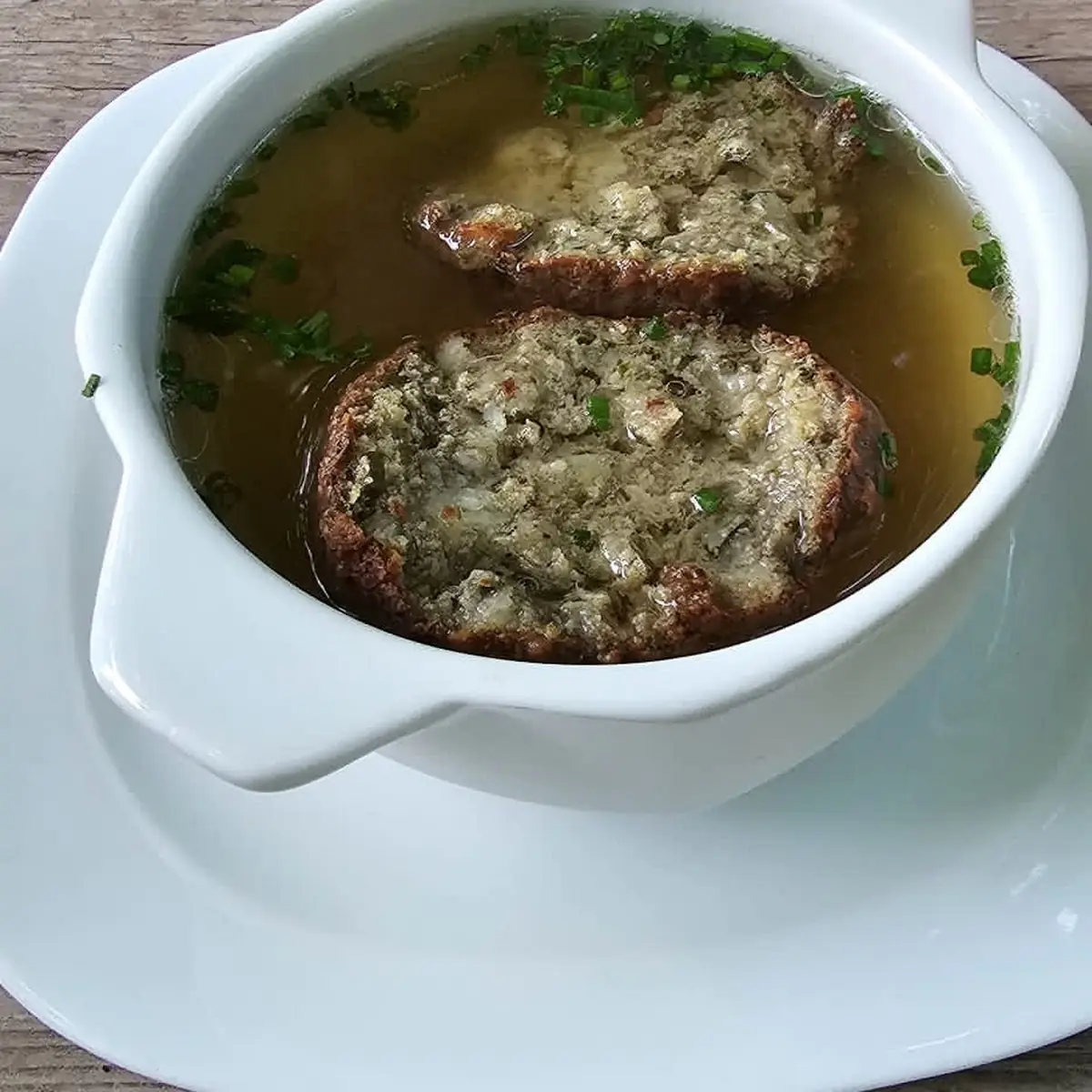 Leberknödelsuppe