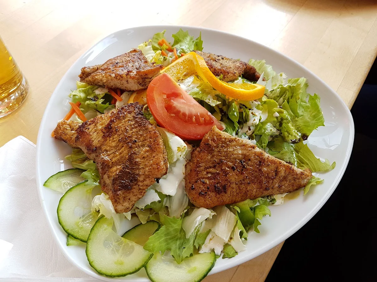 Gemischter Salat Mit Putenbruststreifen