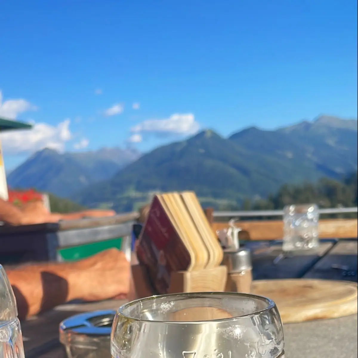 Kein Gericht Ein Helles Zwei Super Zirben Schnaps Und Ein Saft