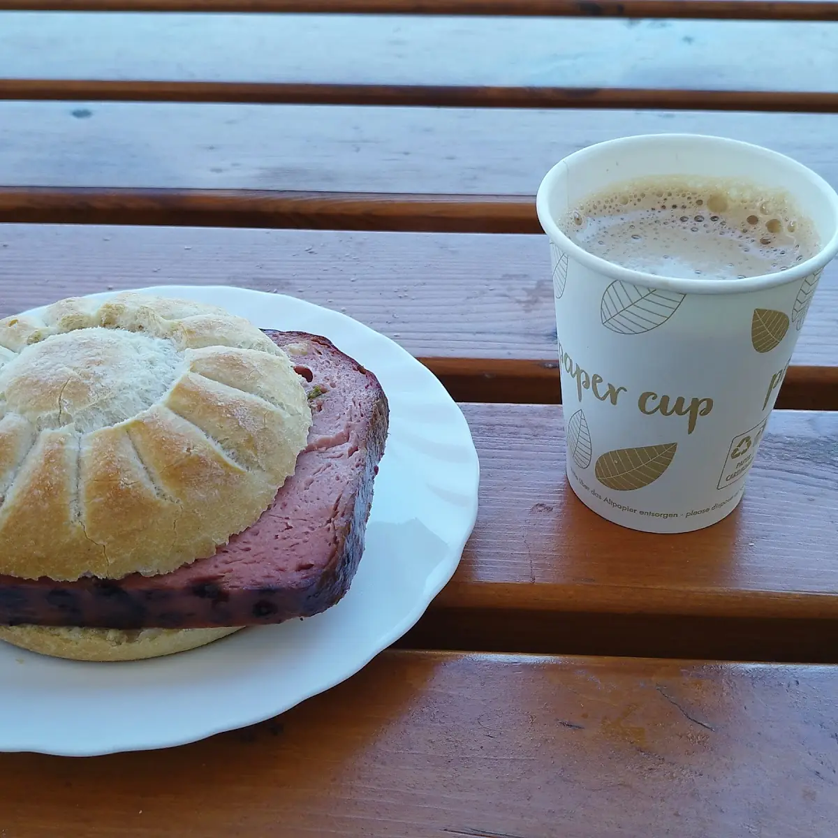 Leberkäs Semmel Mit Kaffee