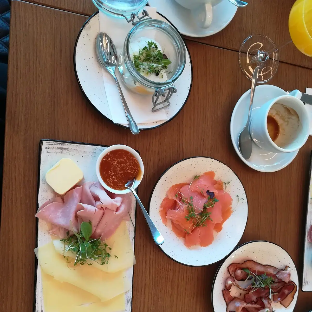 Frühstück Mit Lachs Und Geb Speck