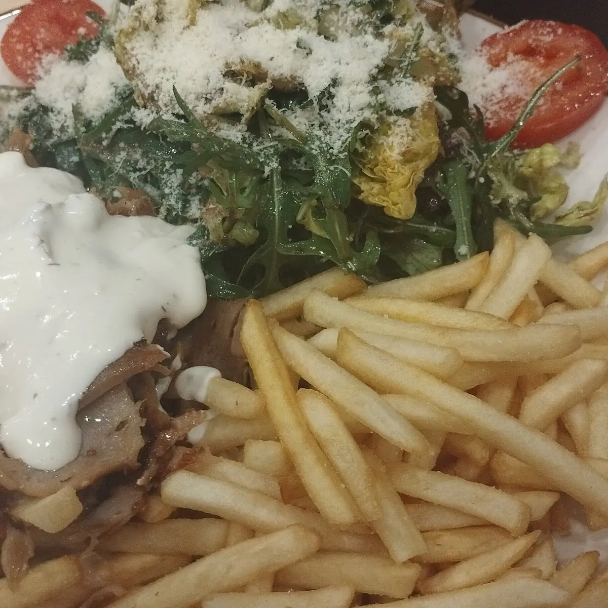 Kebab Teller Mit Salat Und Pommes
