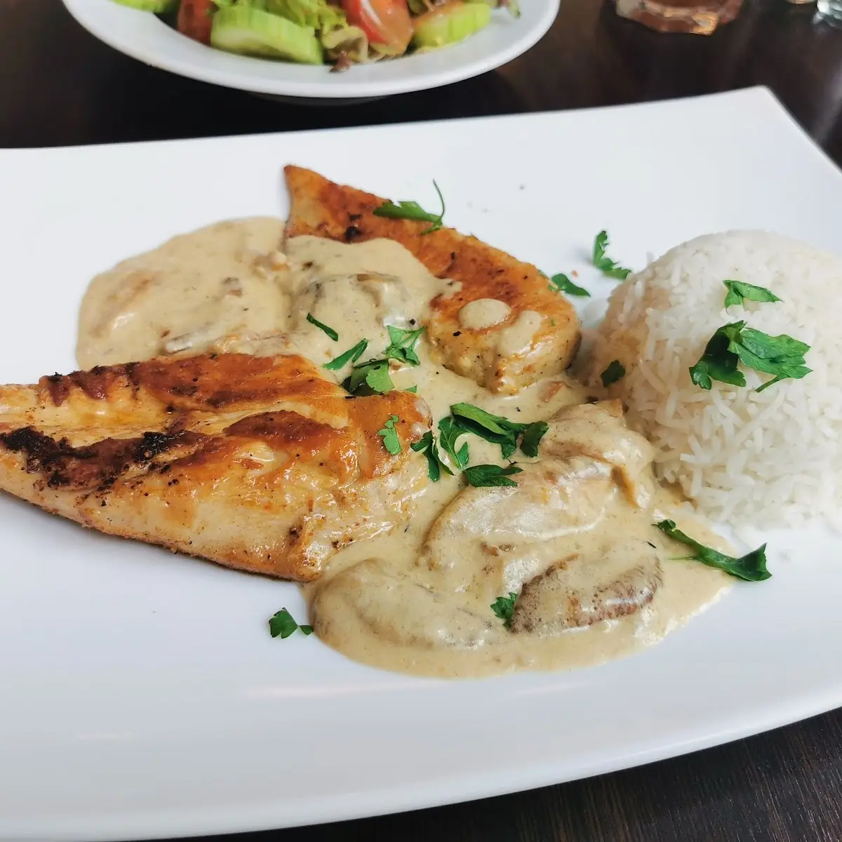 Petto Di Pollo Con Salsa