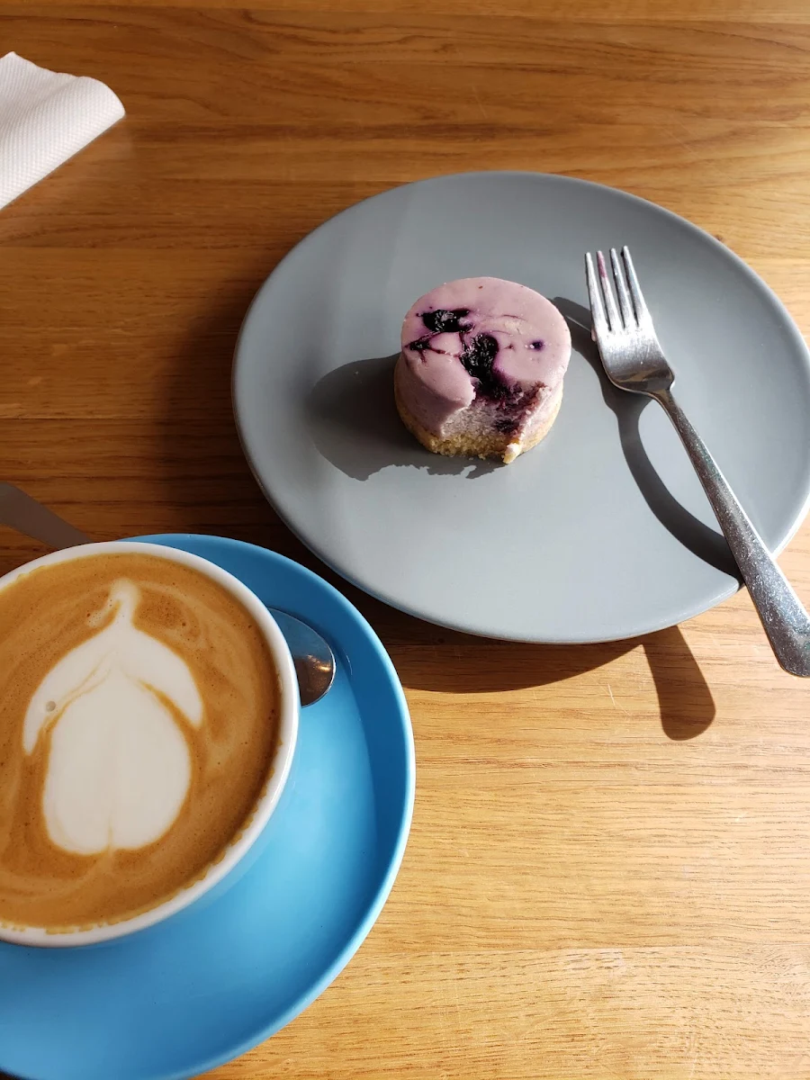 Cappuccino and Mini Cheesecake