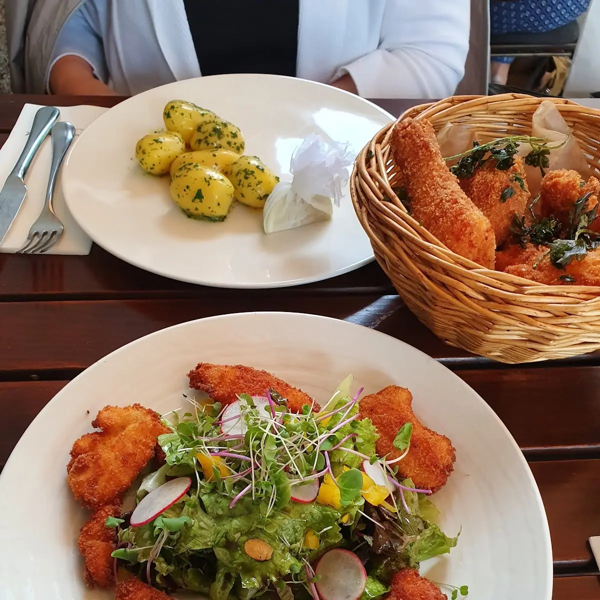Backhendelsalat