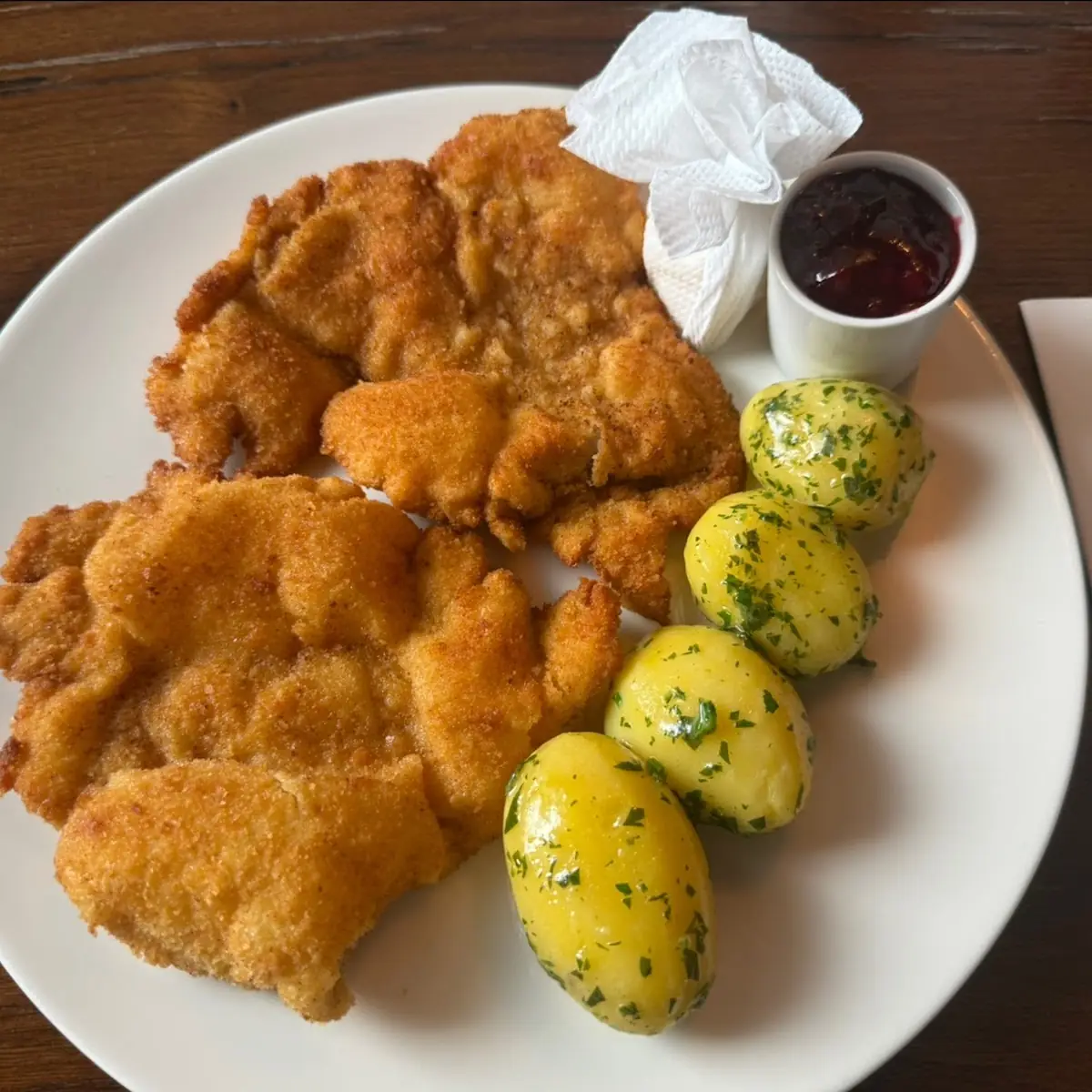 Wiener Schnitzel Vom Kalb Mit Preiselbeeren