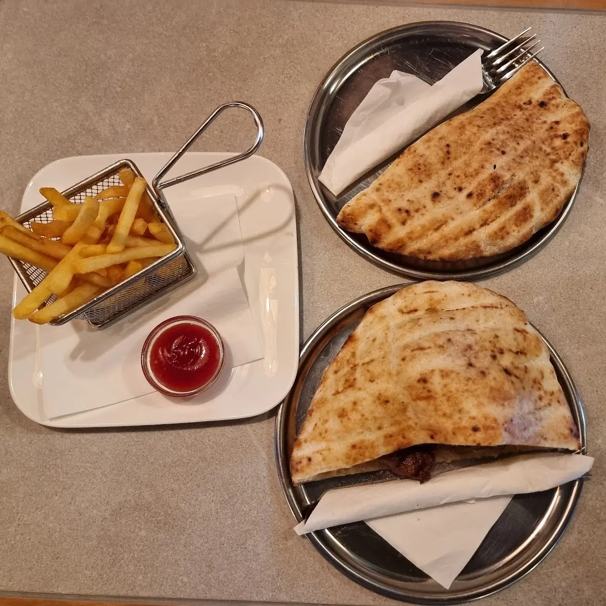 Cevapi I Pomfrit