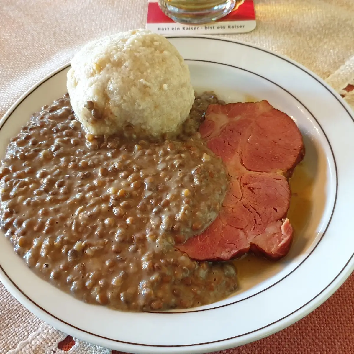 Geselchtes Mit Seemelknödel Und Linsen