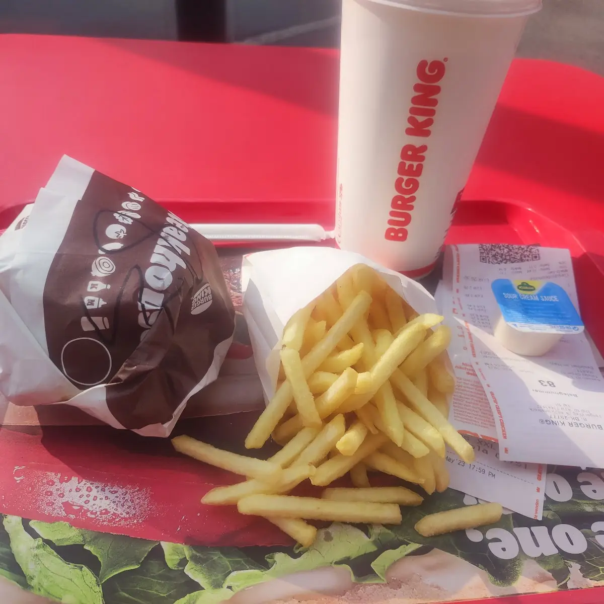 Burger Menü Mit Cola Und Pommes
