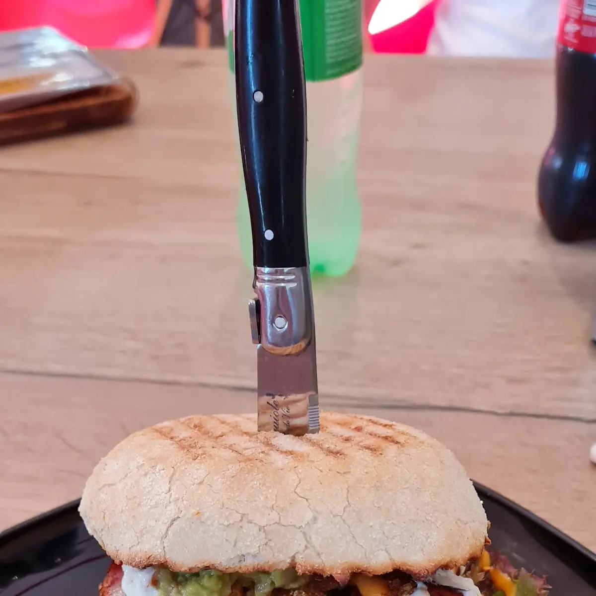 Blef Burger Crispy Chicken -soube Cholse Krainer