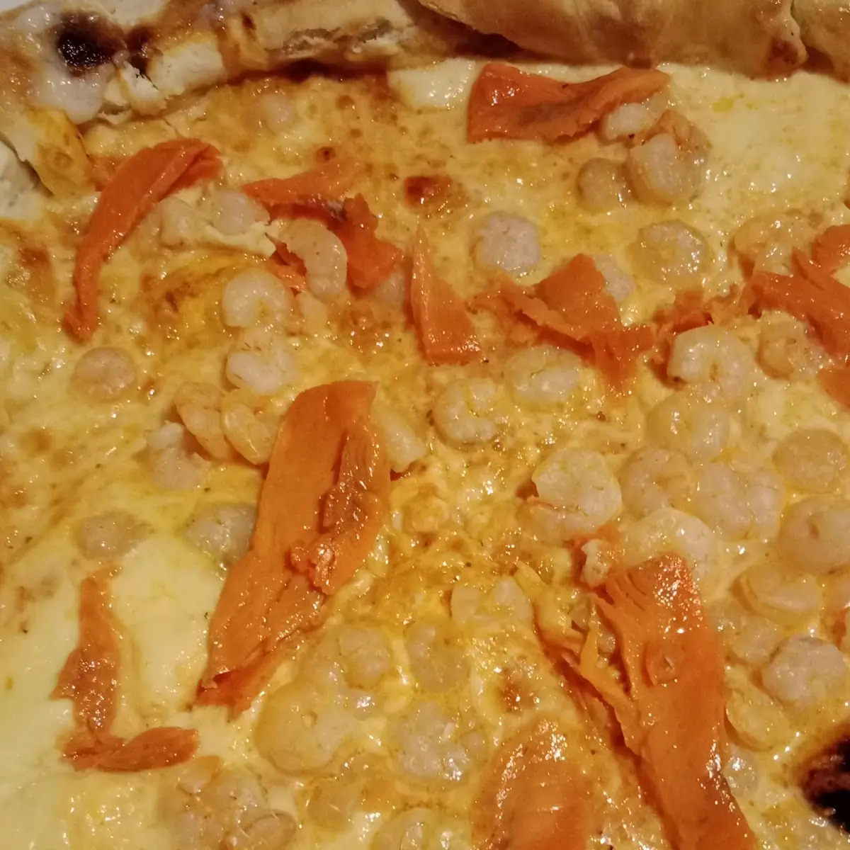 Haus Pizza Mit Käse Rand