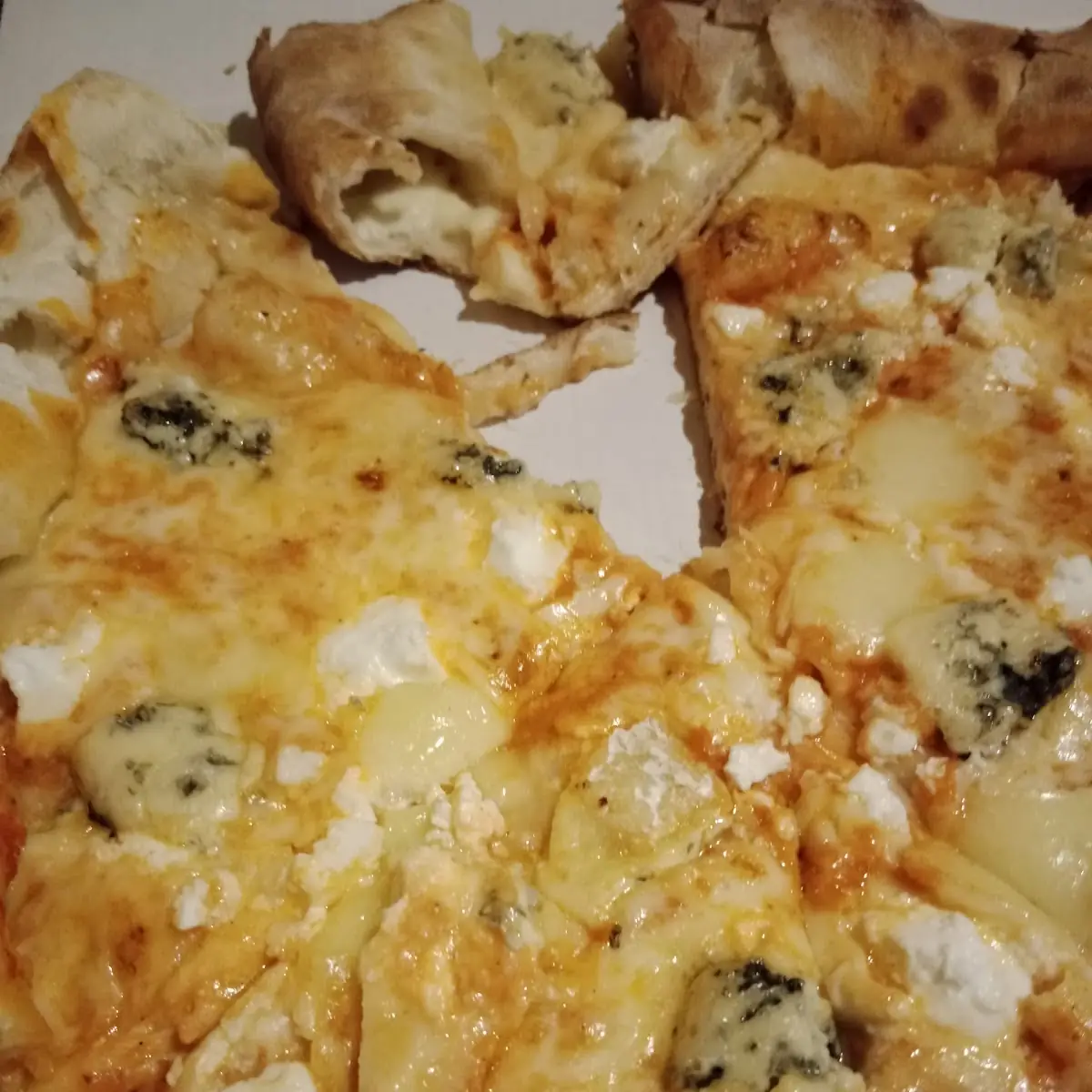 Quattro Formaggi Mit Käse Rand