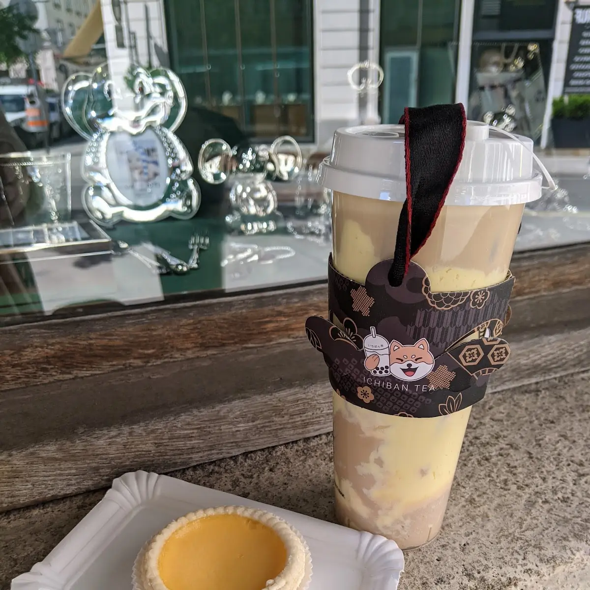 Creamy Cake Milk Tea with Pudding and an Eggtart