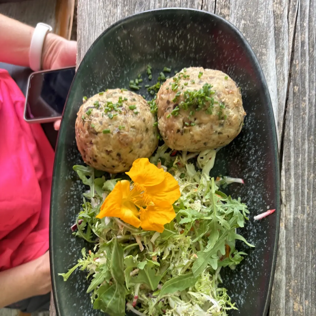 Speckknodel Mit Salat