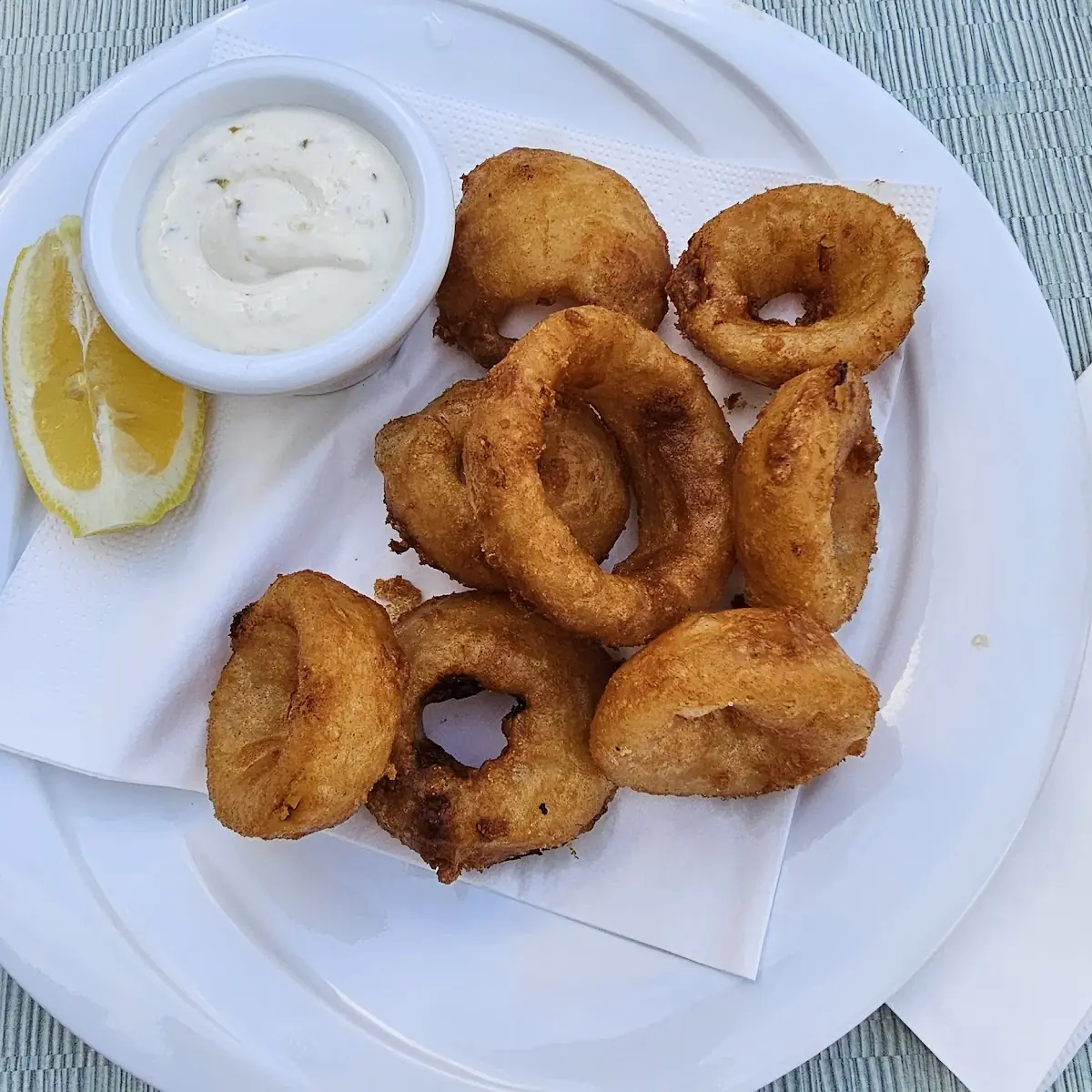Zwiebelringe Mit Sauce Tartare