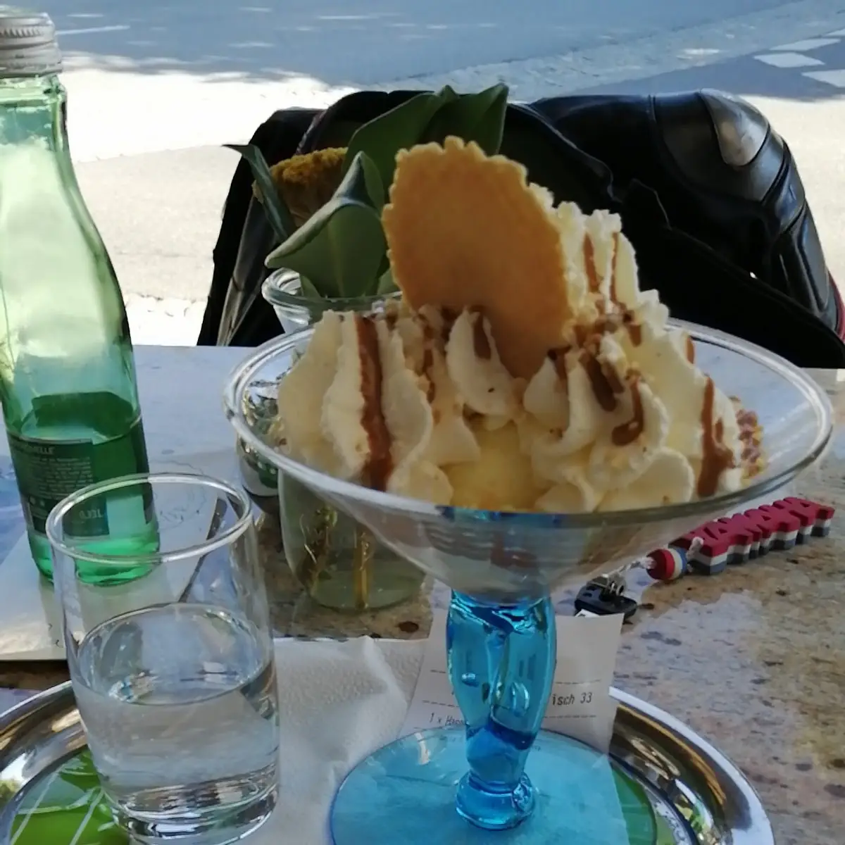 Haselnussbecher