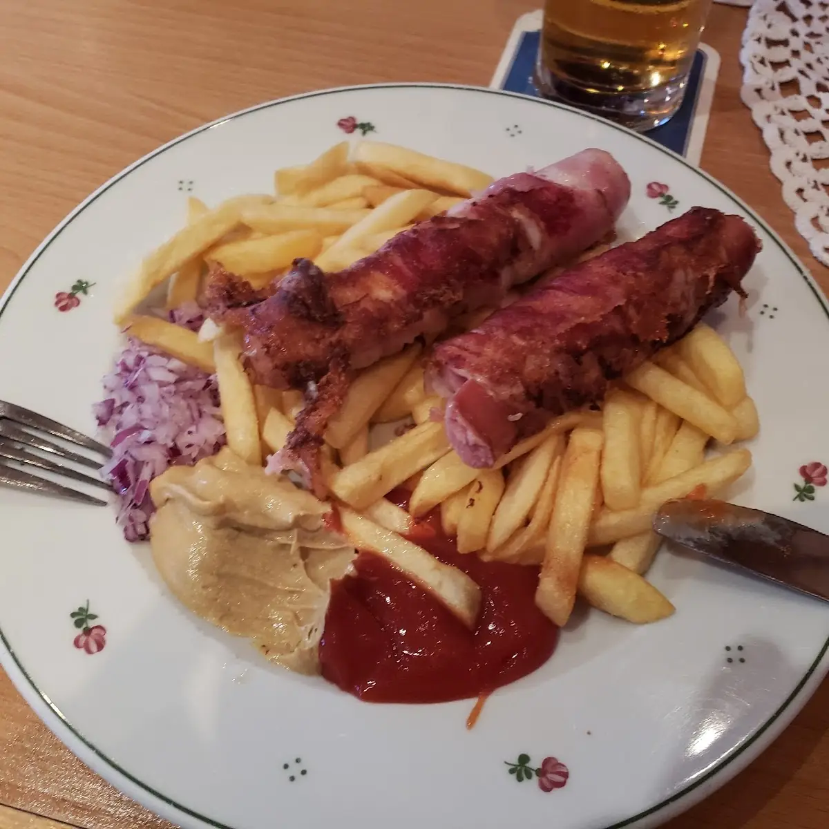 Berner Wurstel Mit Pommes Frites