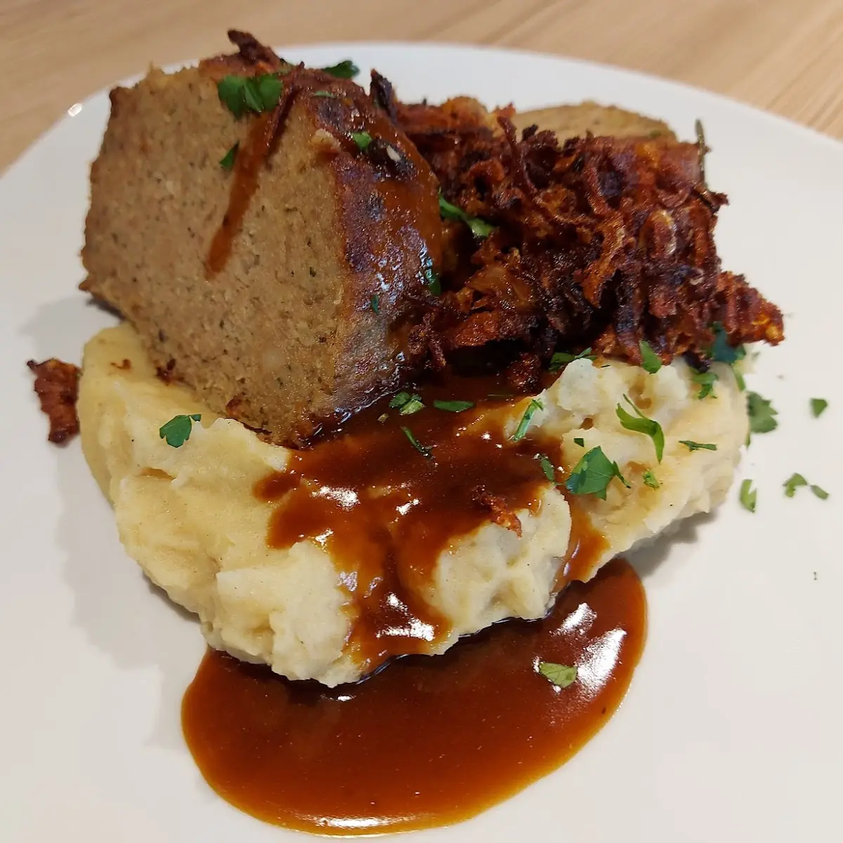 Faschierter Braten Mit Erdäpfelpürree Und Röstzwiebel