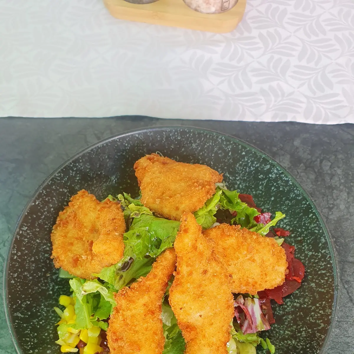 Hühnerstreifen Auf Salat