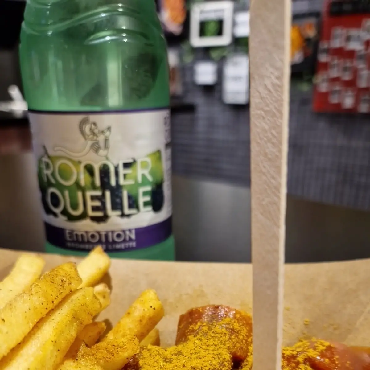 Currywurst Mit Pommes Frites