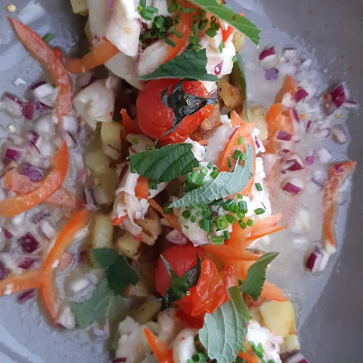 Seehecht Mit Frischen Kräutern Und Gemüsen Gluten-und Lactosefrei